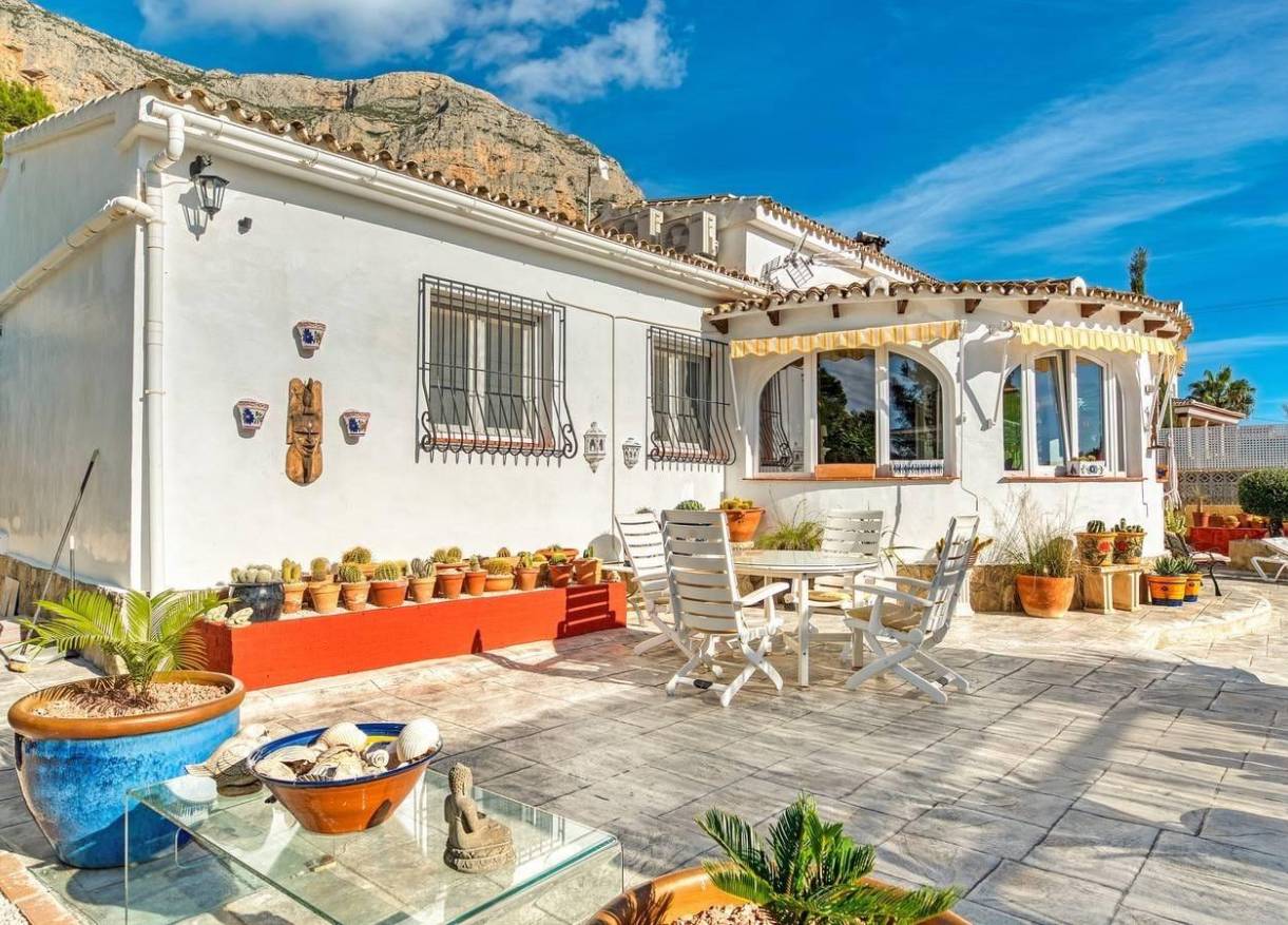Bestaand - Villa - Jávea