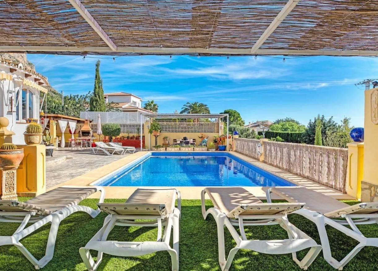 Bestaand - Villa - Jávea