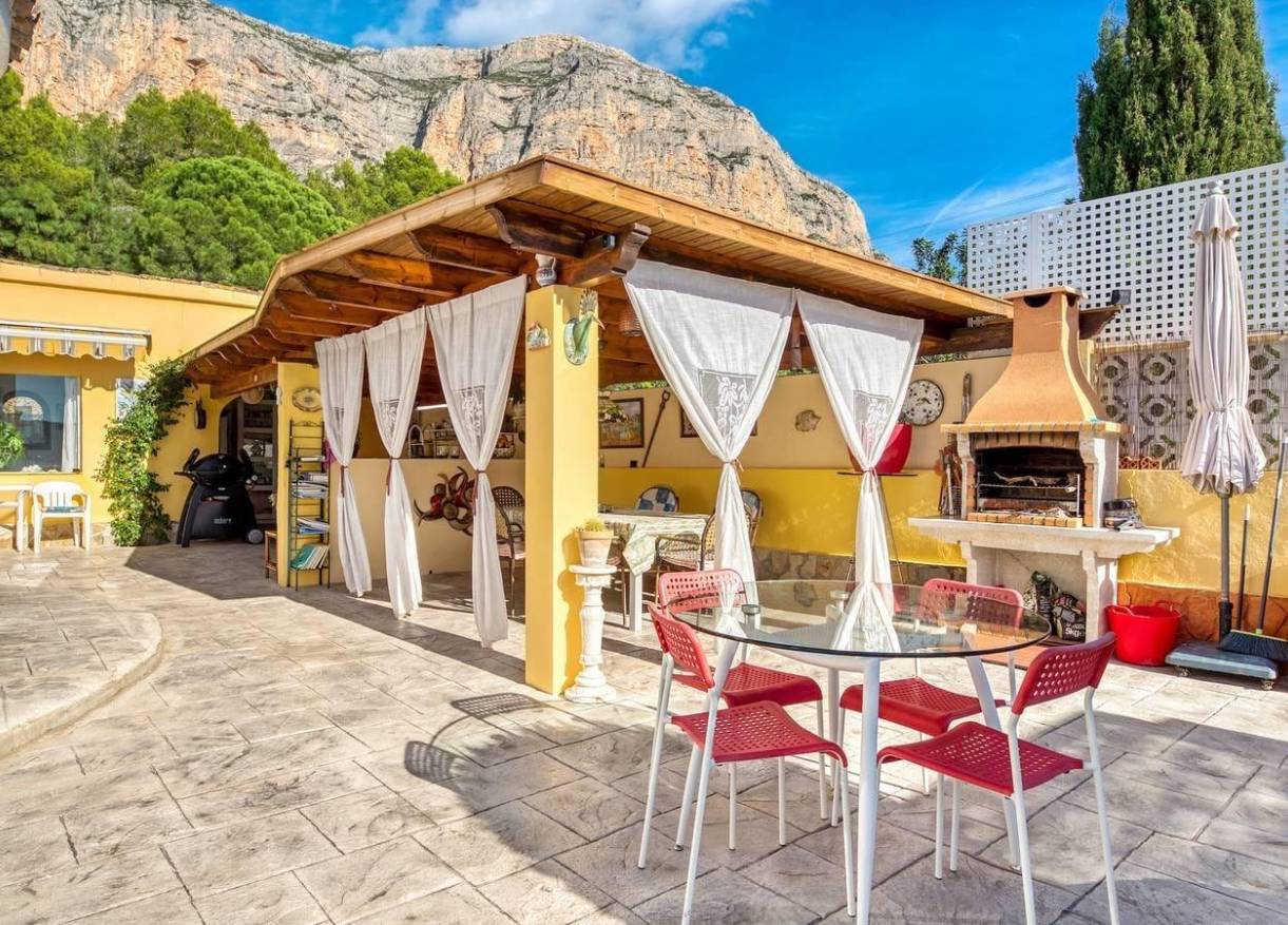 Bestaand - Villa - Jávea