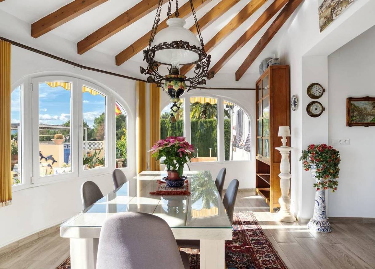 Bestaand - Villa - Jávea