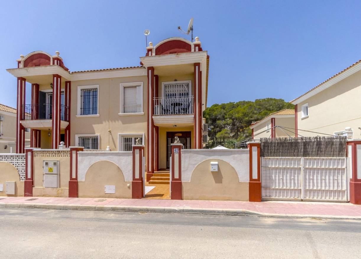 Bestaand - Townhouse / Semi-detached - Orihuela Costa - Campoamor