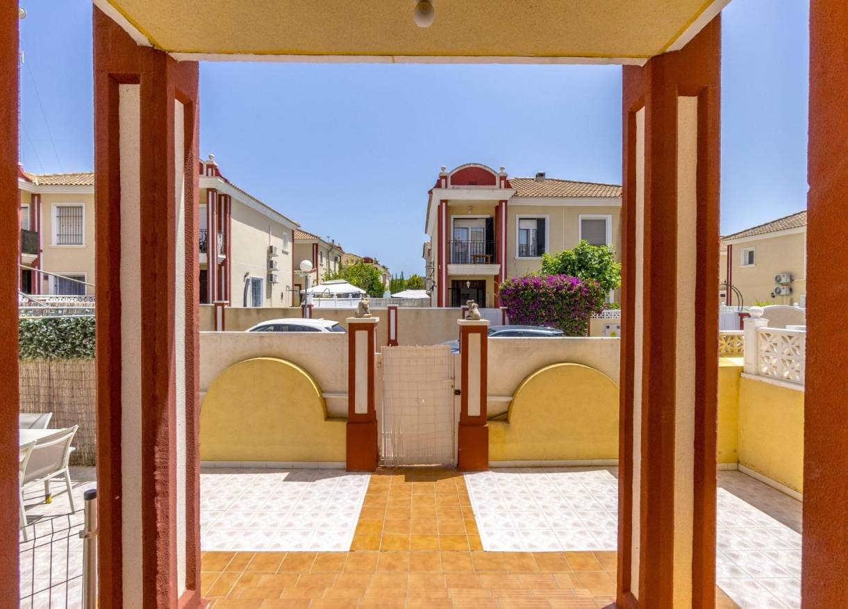 Bestaand - Townhouse / Semi-detached - Orihuela Costa - Campoamor