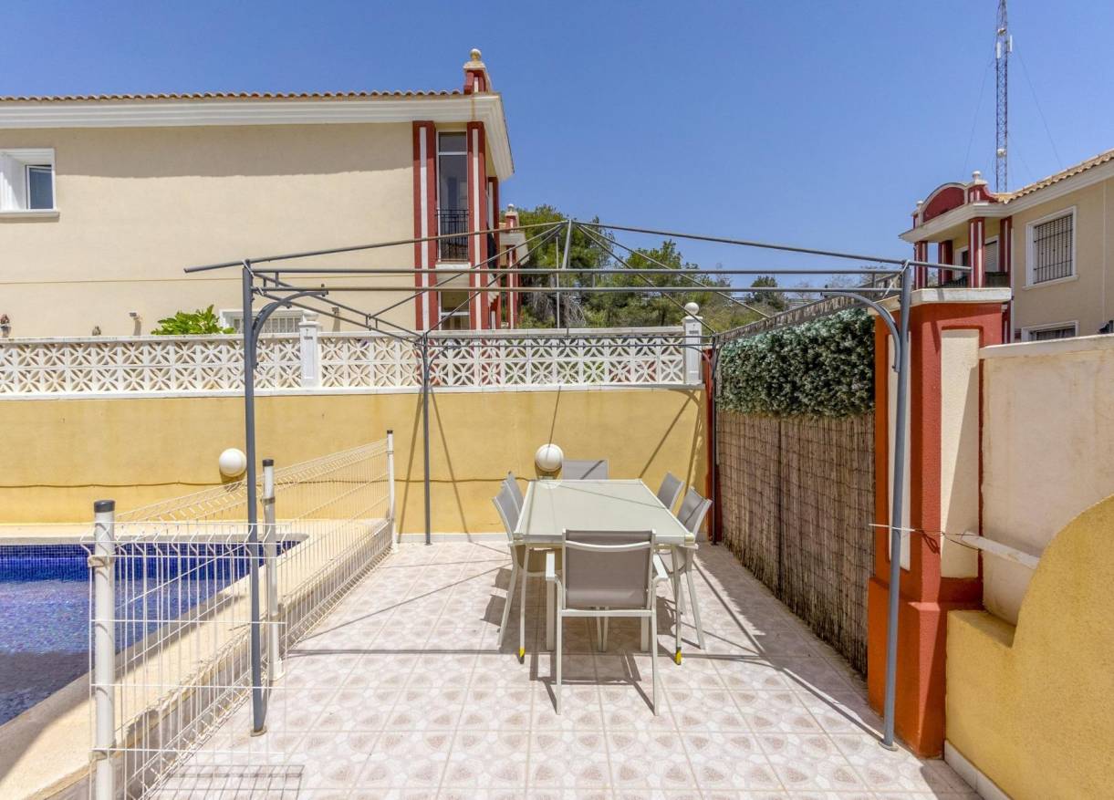 Bestaand - Townhouse / Semi-detached - Orihuela Costa - Campoamor