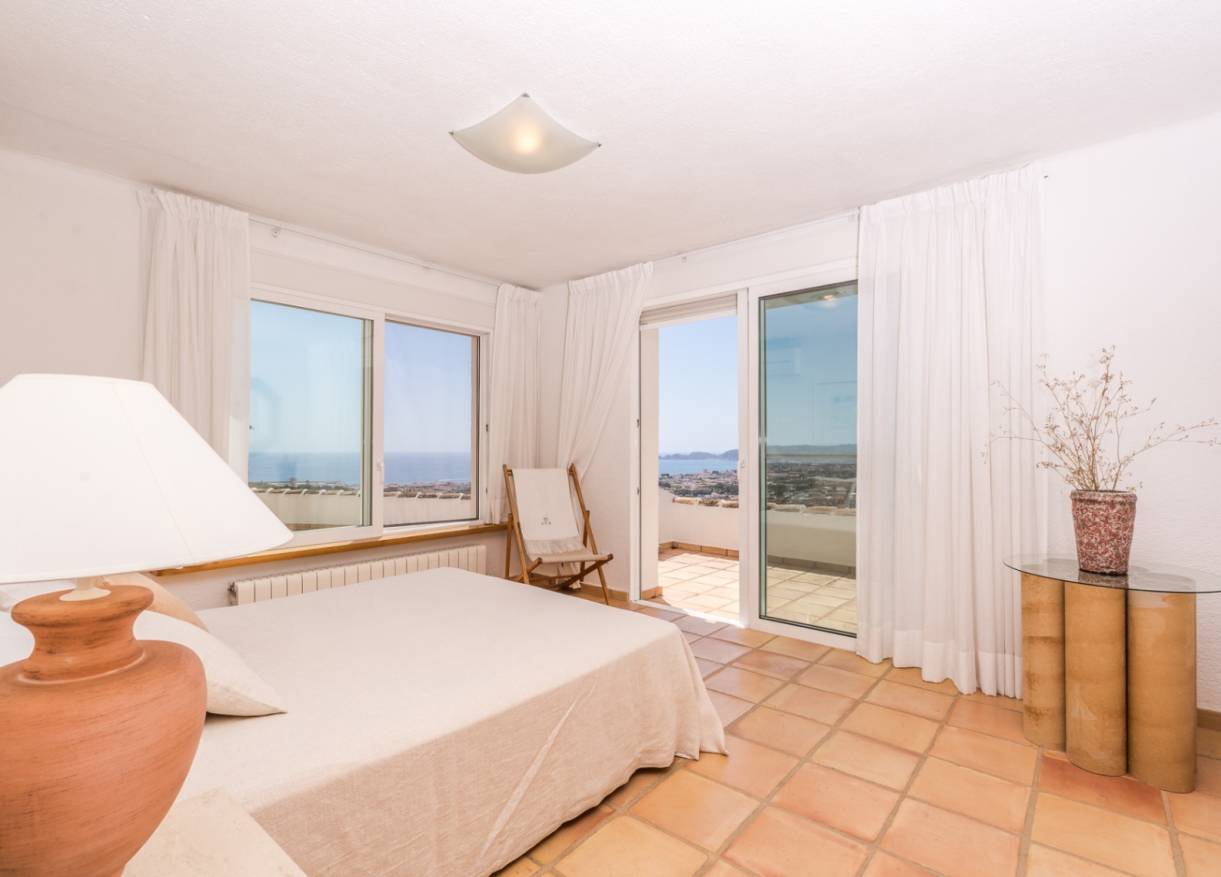 Bestaand - Villa - Jávea