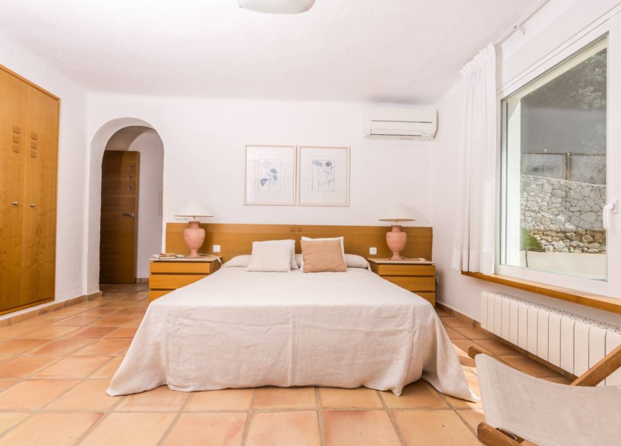 Bestaand - Villa - Jávea
