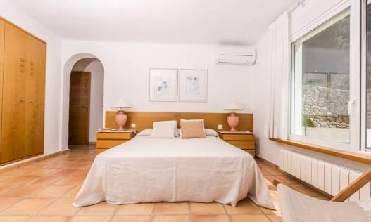 Bestaand - Villa - Jávea