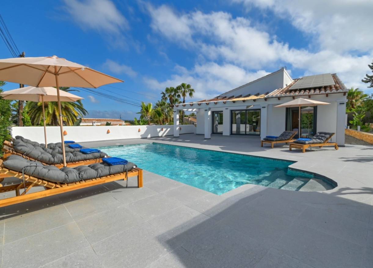 Bestaand - Villa - Jávea