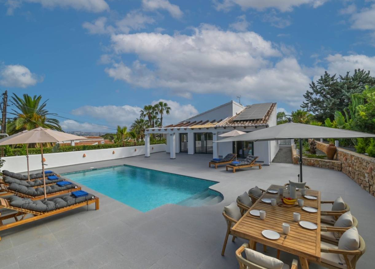 Bestaand - Villa - Jávea
