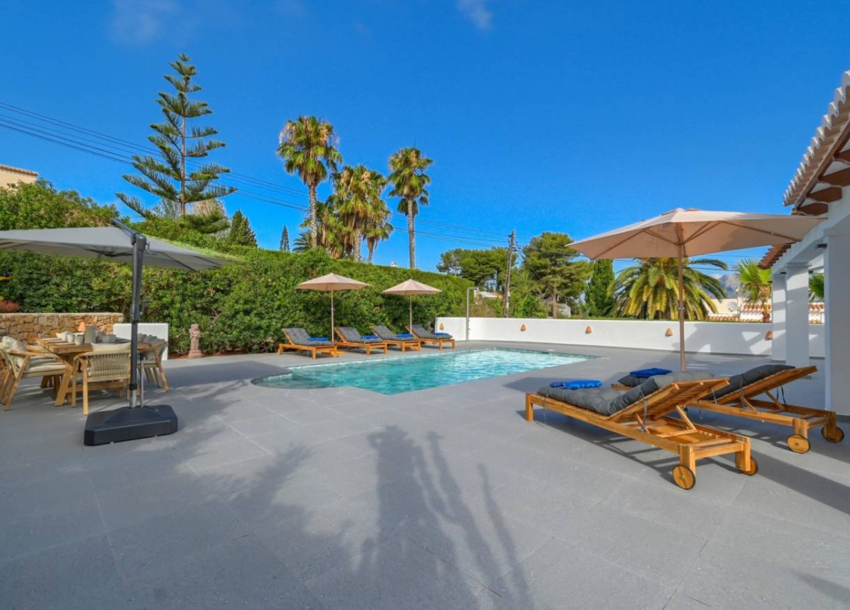 Bestaand - Villa - Jávea