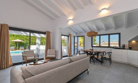 Bestaand - Villa - Jávea