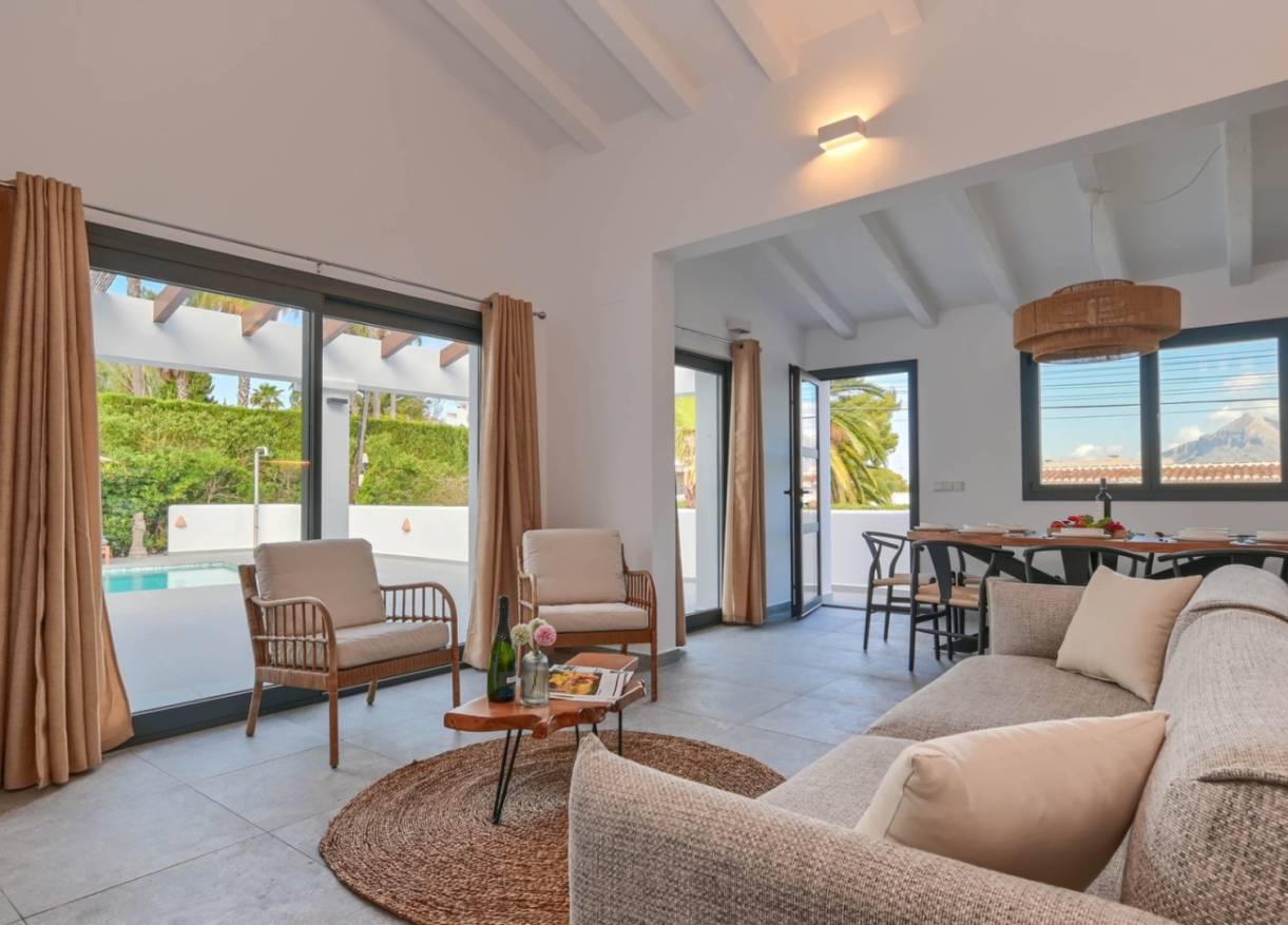 Bestaand - Villa - Jávea