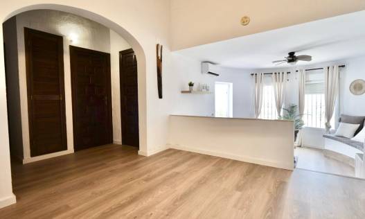 Bestaand - Villa - Denia