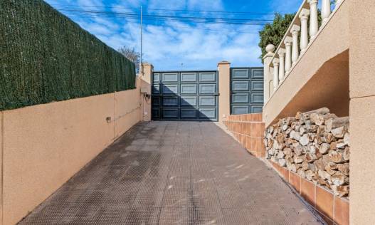 Bestaand - Villa - Torrevieja - Los Balcones