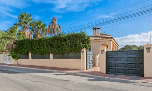 Bestaand - Villa - Torrevieja - Los Balcones