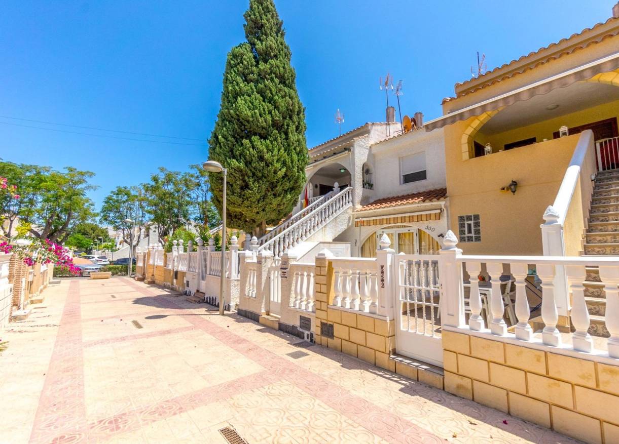 Bestaand - Townhouse / Semi-detached - Pilar de la Horadada - Mil palmeras