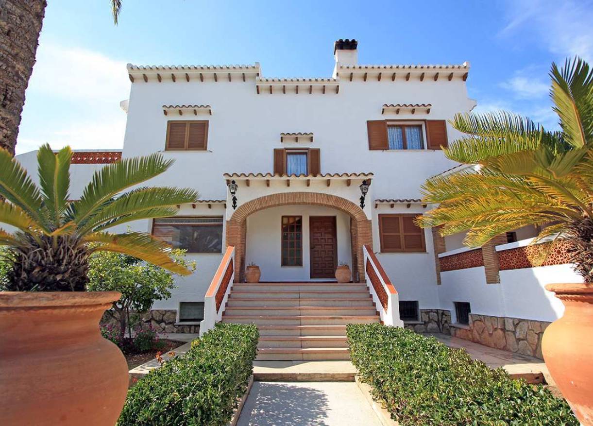 Bestaand - Villa - Denia