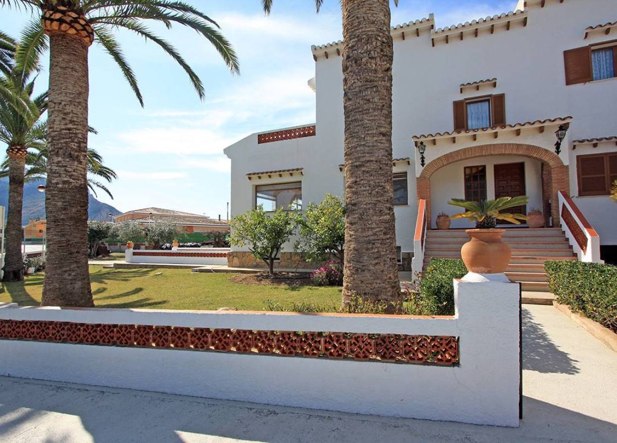 Bestaand - Villa - Denia