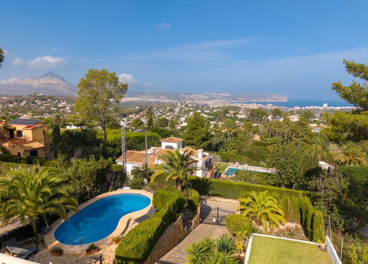 Bestaand - Villa - Jávea
