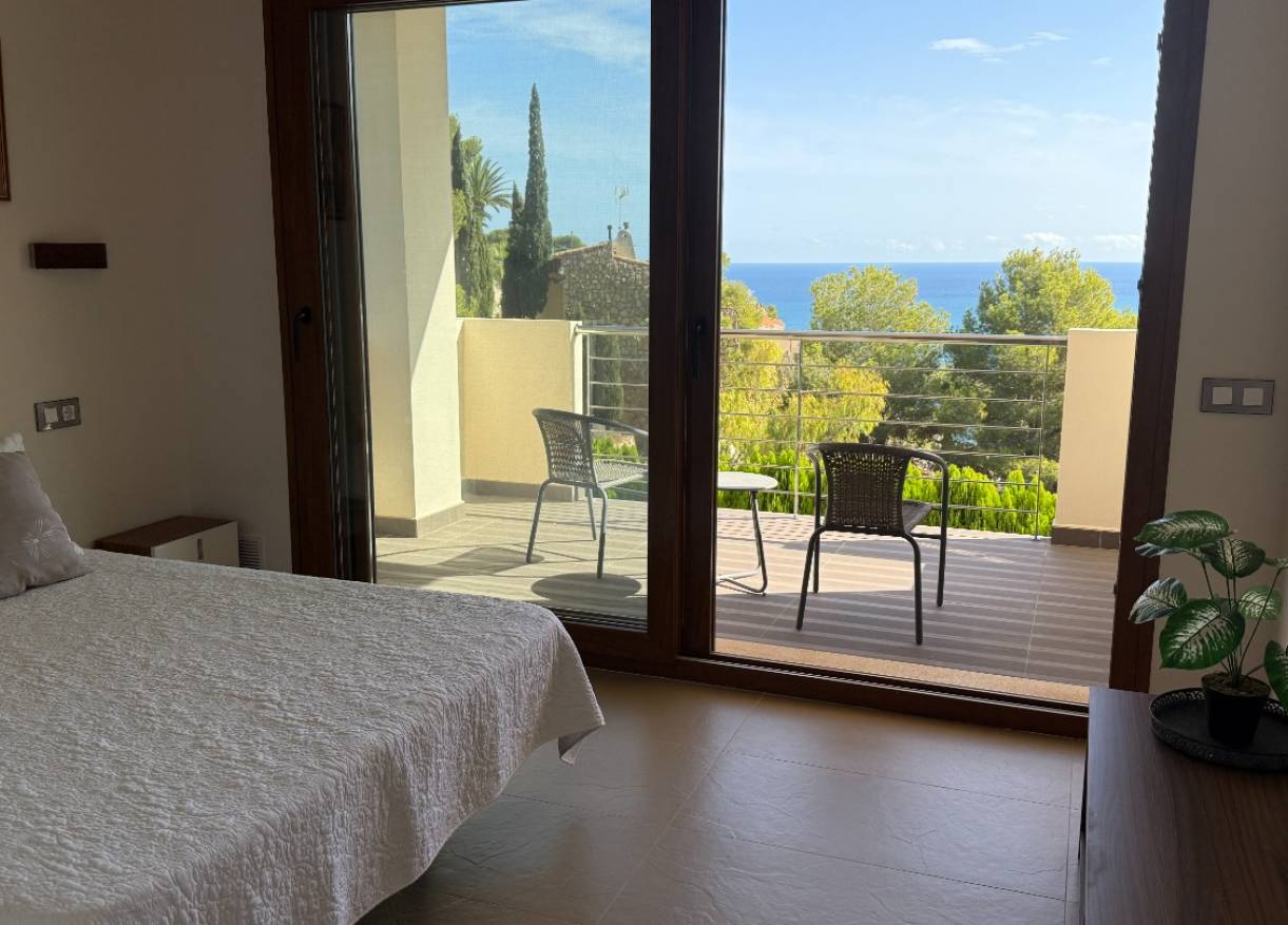 Bestaand - Villa - Jávea