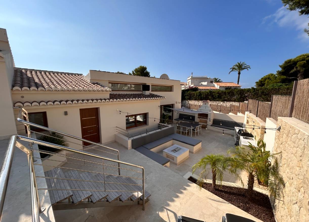 Bestaand - Villa - Jávea