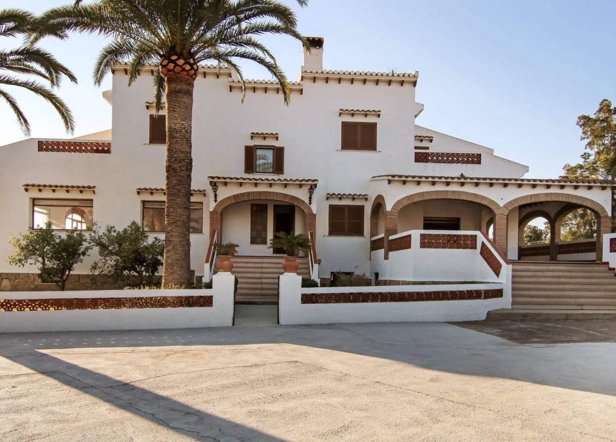 Bestaand - Villa - Denia