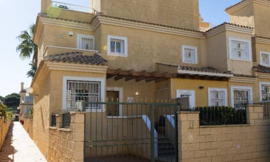 Bestaand - Townhouse / Semi-detached - Punta Prima - Mariblanca