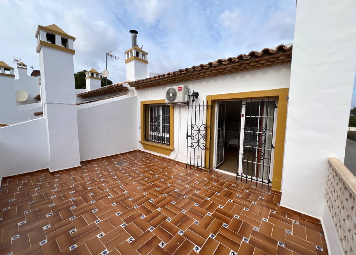 Bestaand - Townhouse / Semi-detached - Orihuela Costa - Villamartin