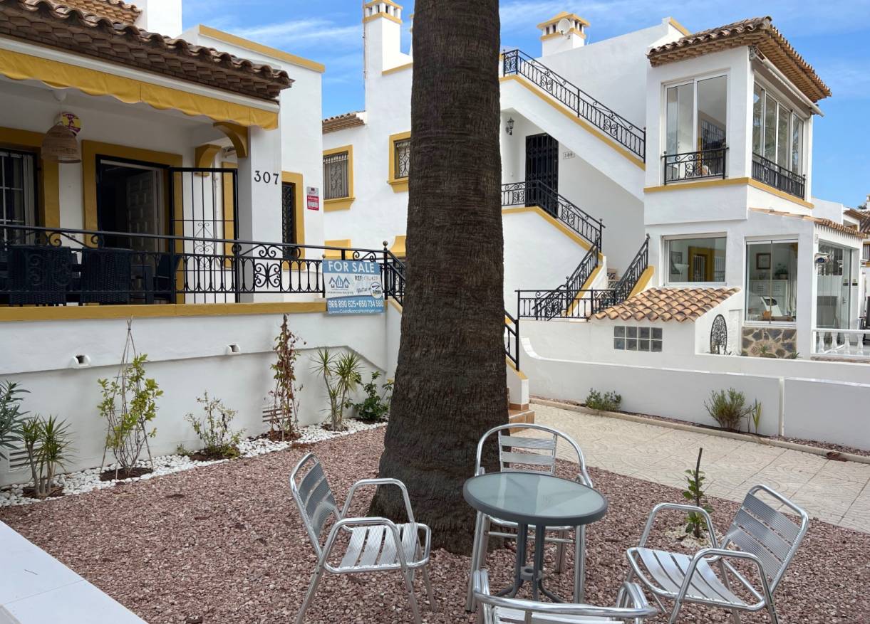 Bestaand - Townhouse / Semi-detached - Orihuela Costa - Villamartin