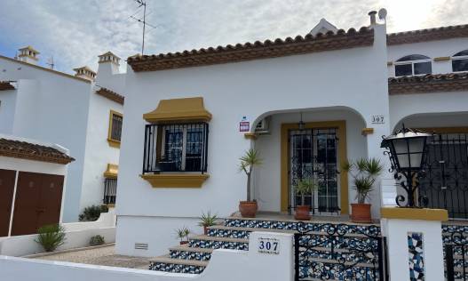 Bestaand - Townhouse / Semi-detached - Orihuela Costa - Villamartin