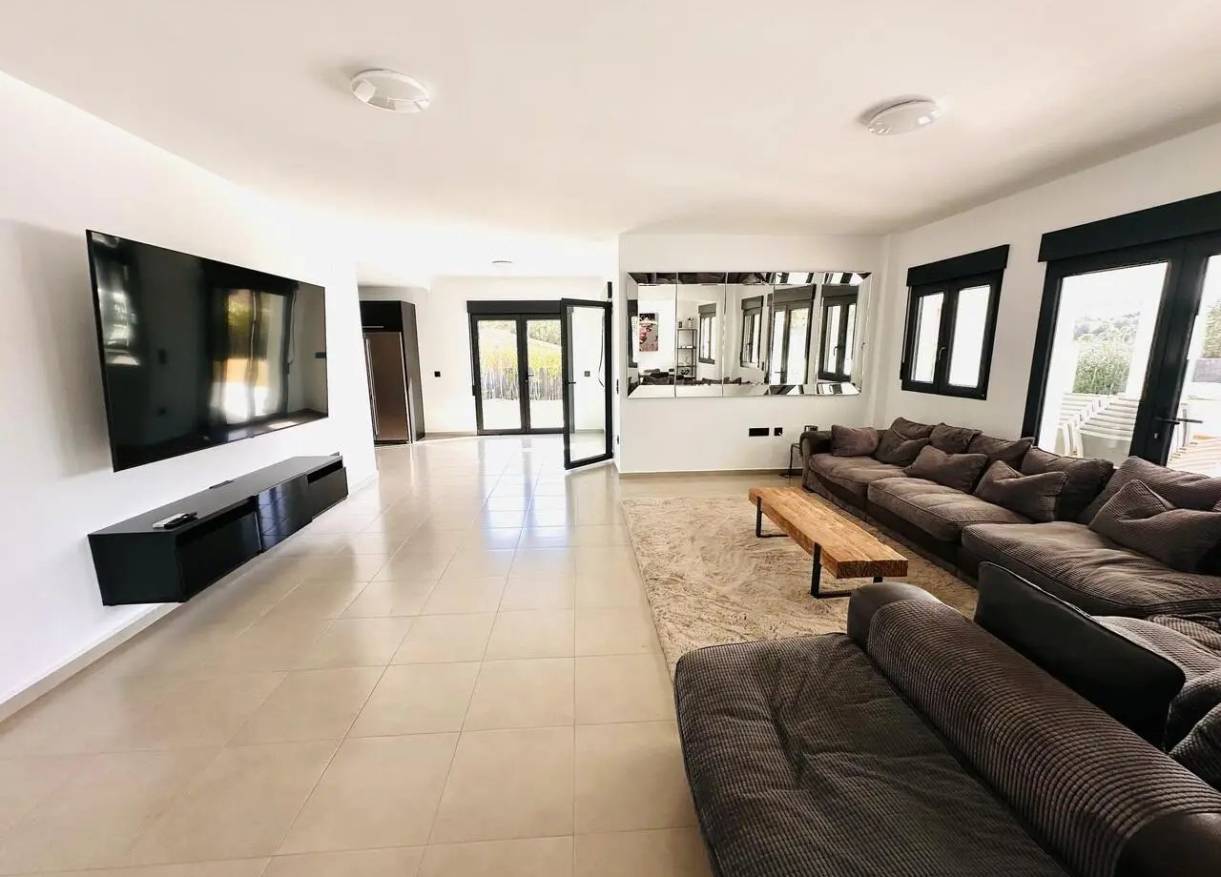 Bestaand - Villa - Jávea