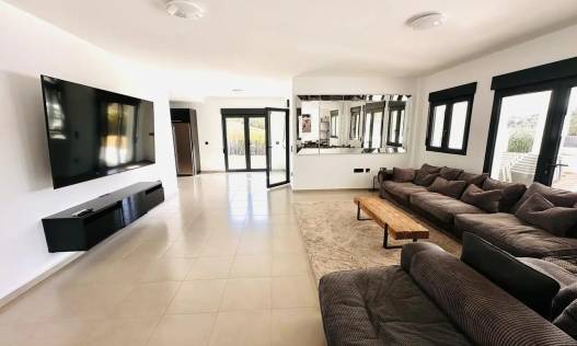 Bestaand - Villa - Jávea