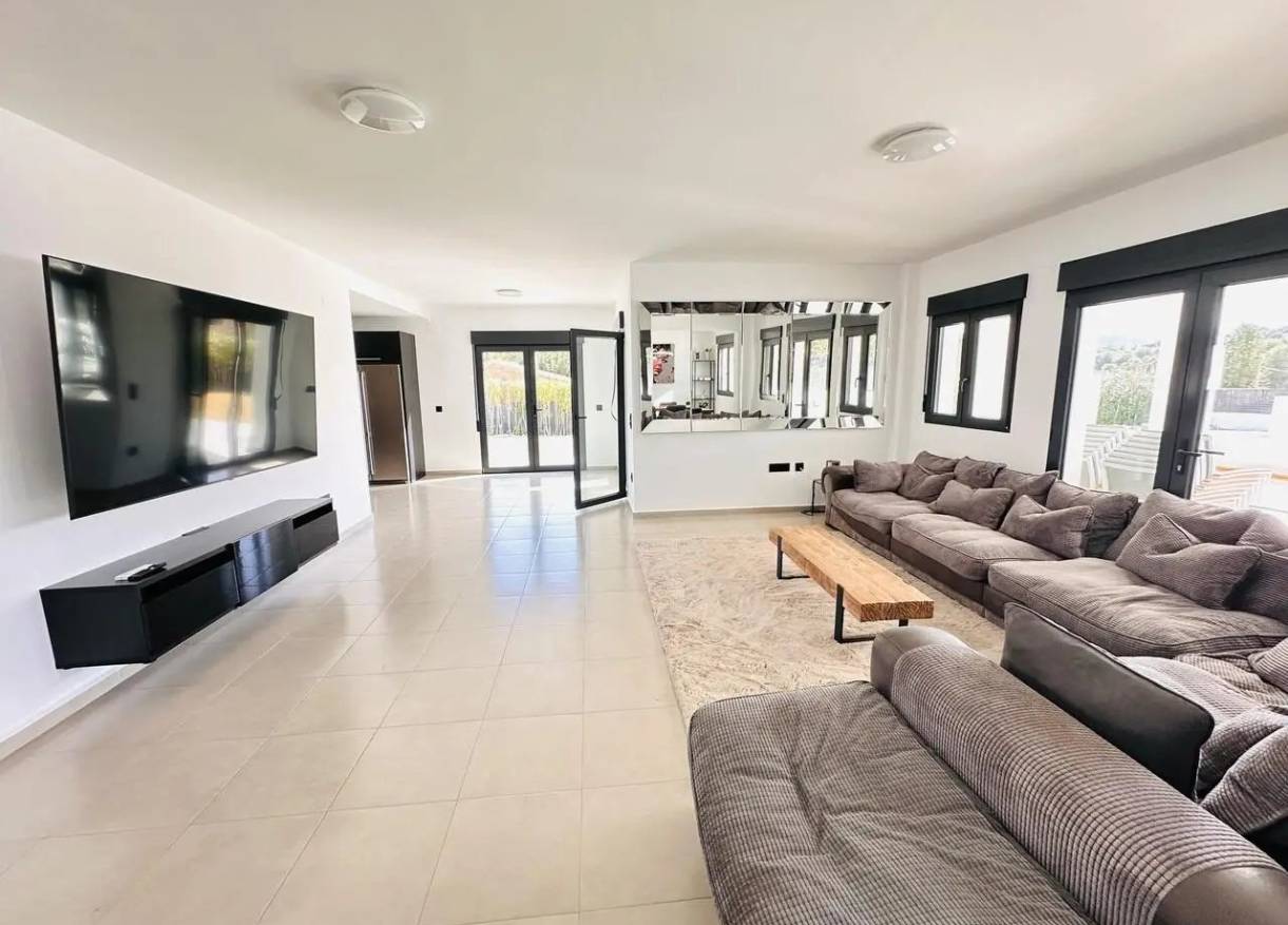 Bestaand - Villa - Jávea