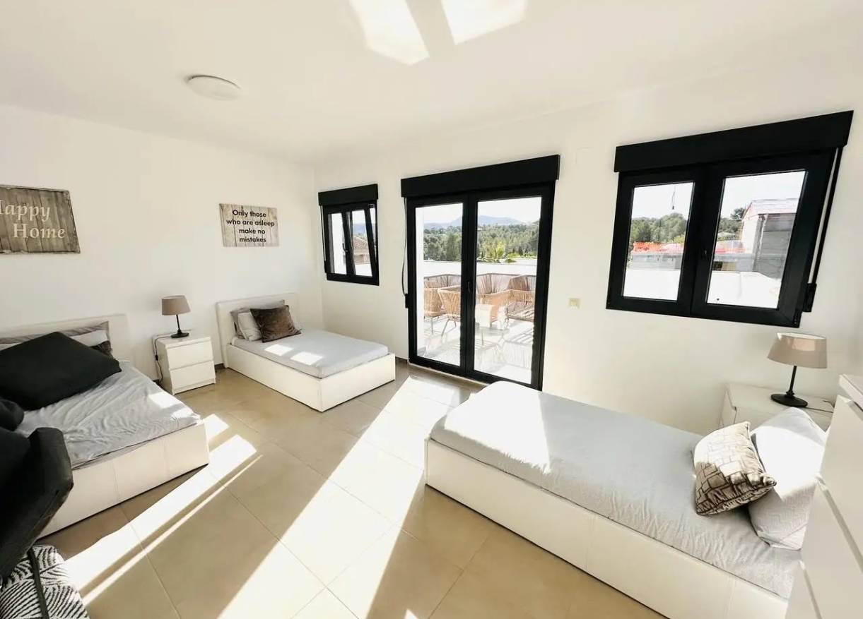 Bestaand - Villa - Jávea