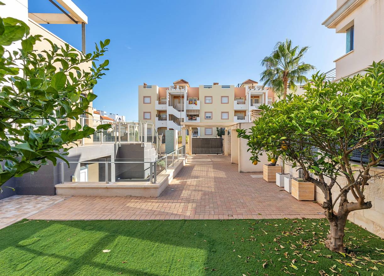 Bestaand - Villa - Orihuela Costa