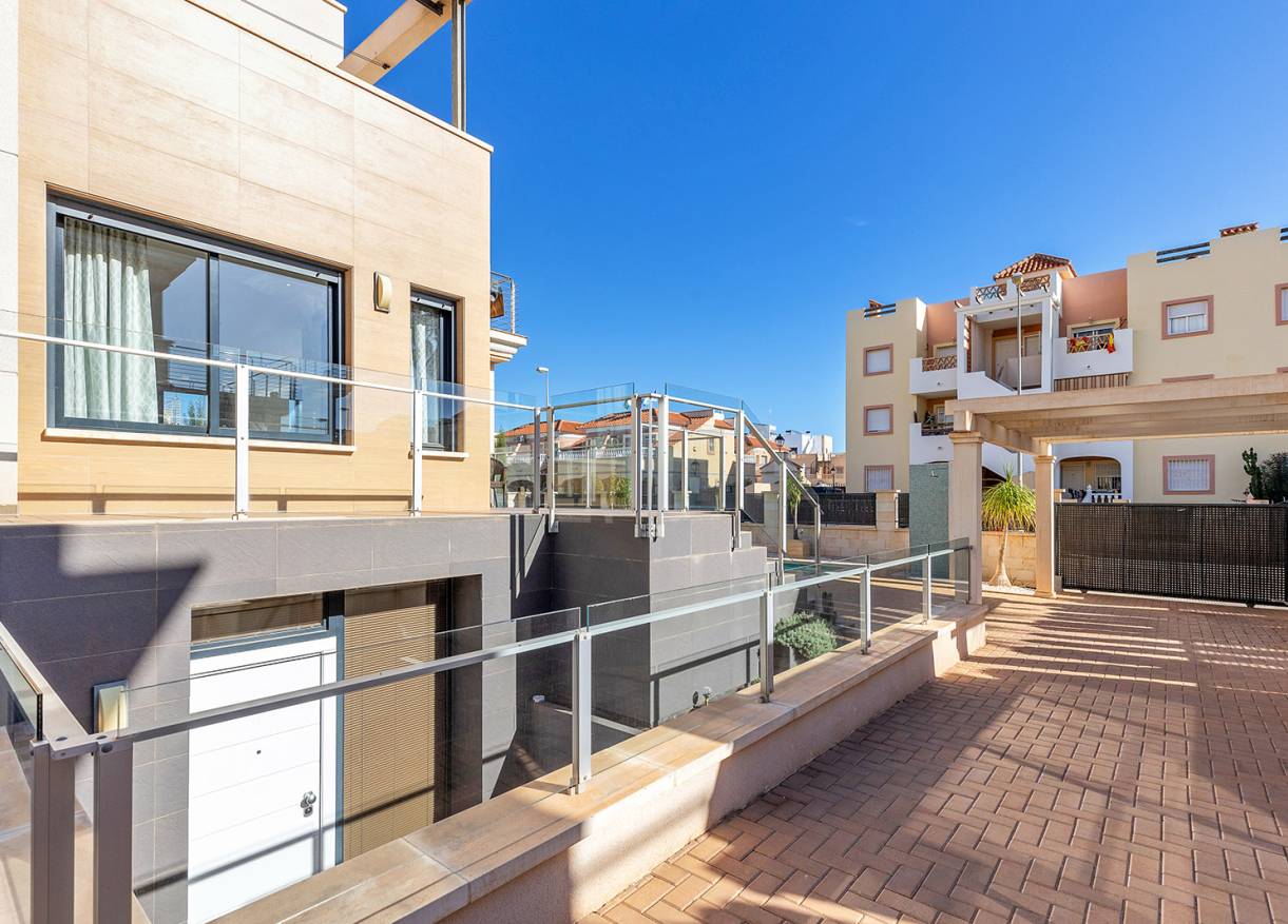 Bestaand - Villa - Orihuela Costa