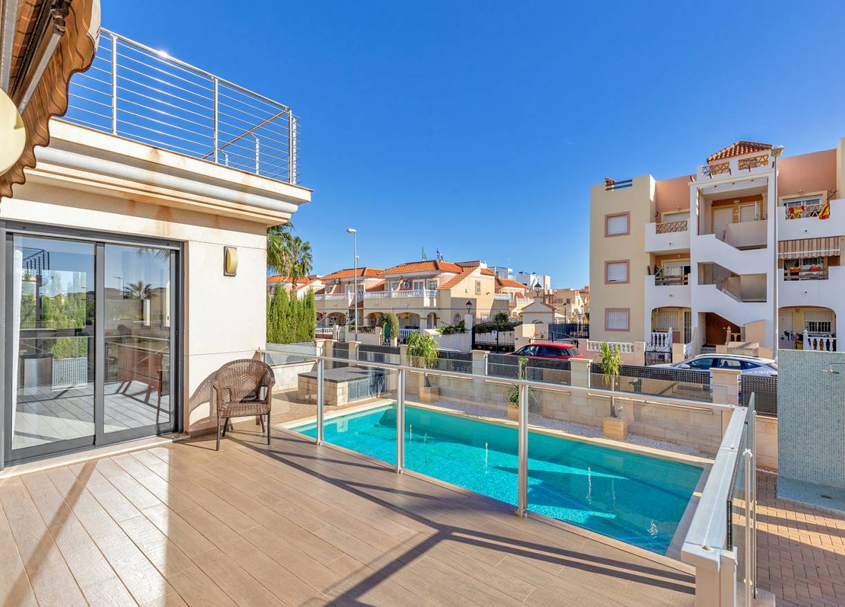 Bestaand - Villa - Orihuela Costa