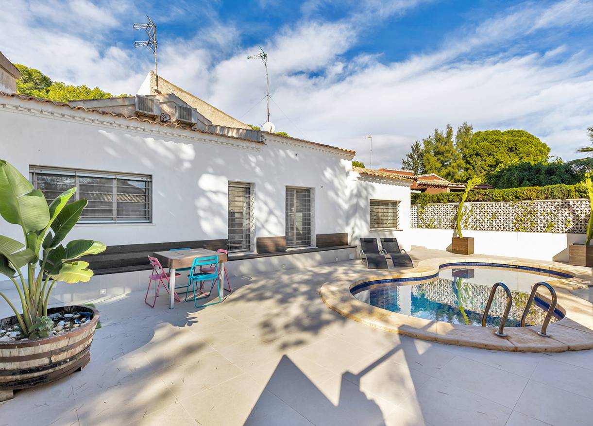 Bestaand - Villa - Orihuela Costa