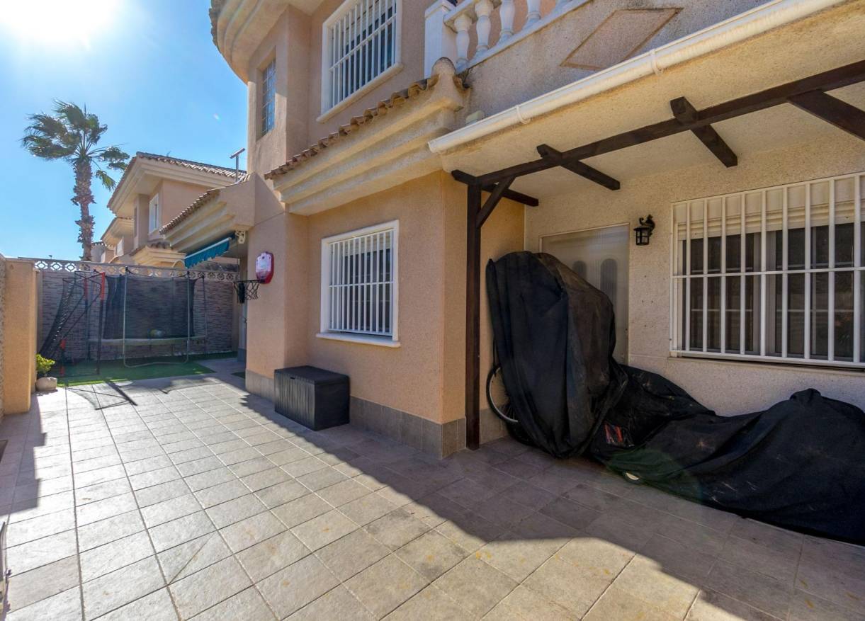 Bestaand - Townhouse / Semi-detached - Torrevieja - Los Balcones - Los Altos del Edén