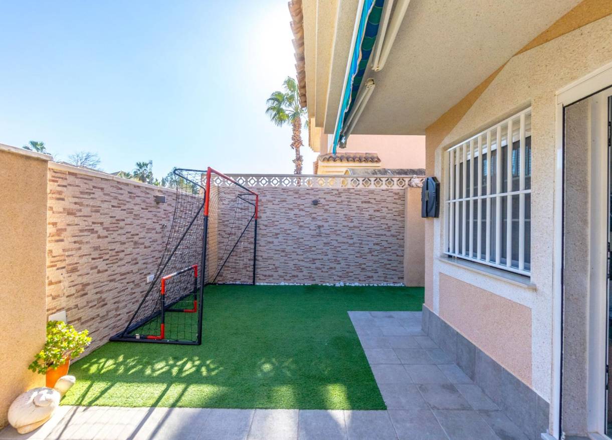 Bestaand - Townhouse / Semi-detached - Torrevieja - Los Balcones - Los Altos del Edén