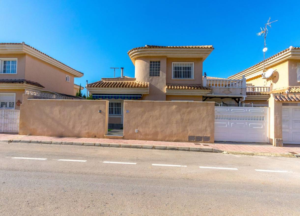 Bestaand - Townhouse / Semi-detached - Torrevieja - Los Balcones - Los Altos del Edén