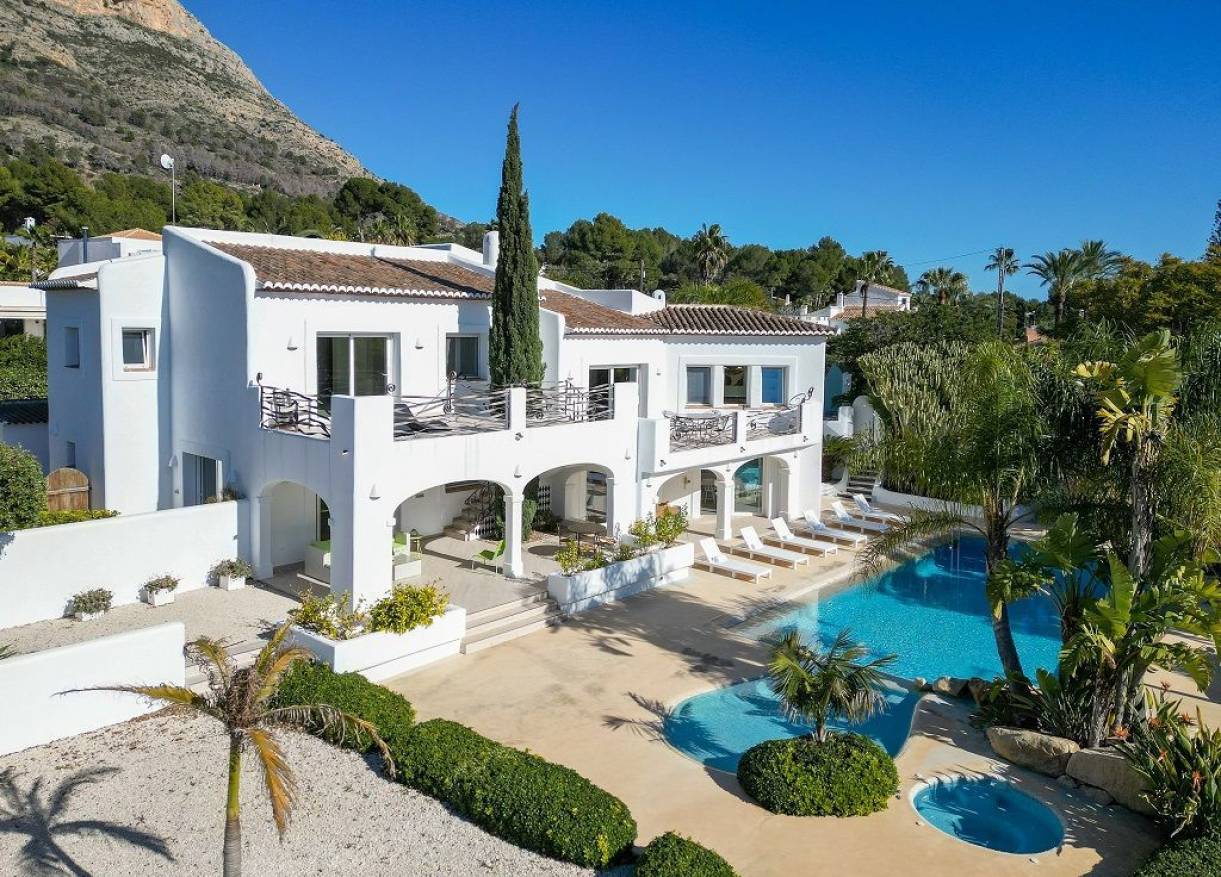 Bestaand - Villa - Jávea
