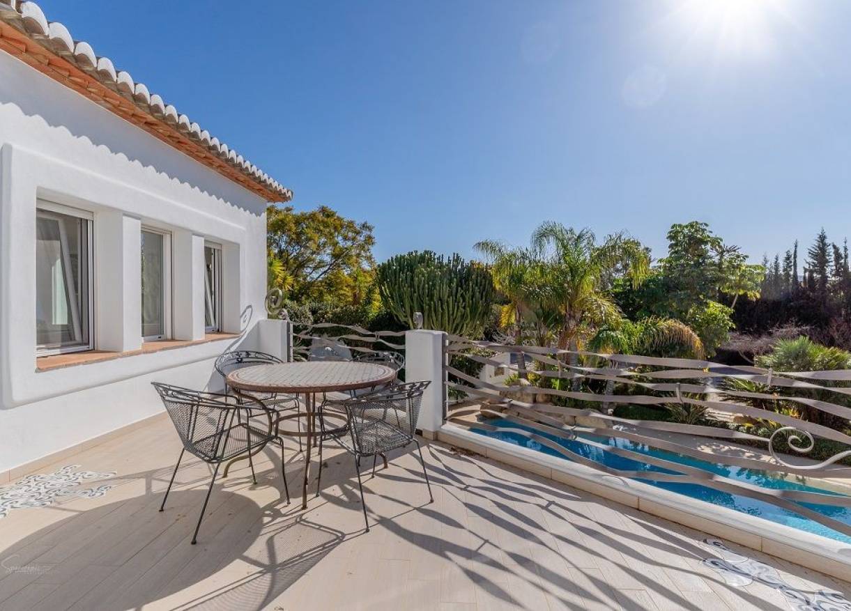 Bestaand - Villa - Jávea