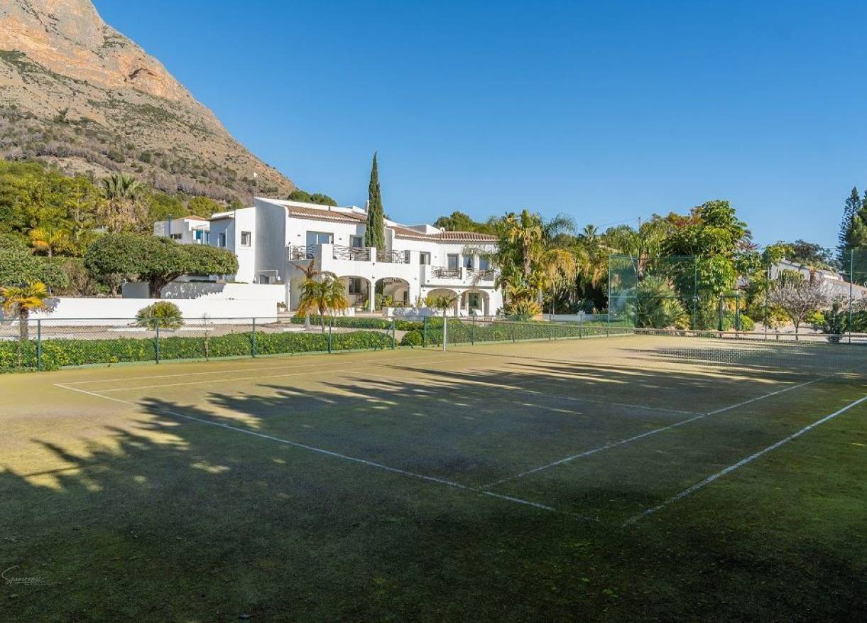 Bestaand - Villa - Jávea
