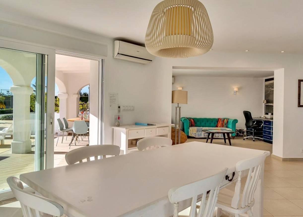 Bestaand - Villa - Jávea