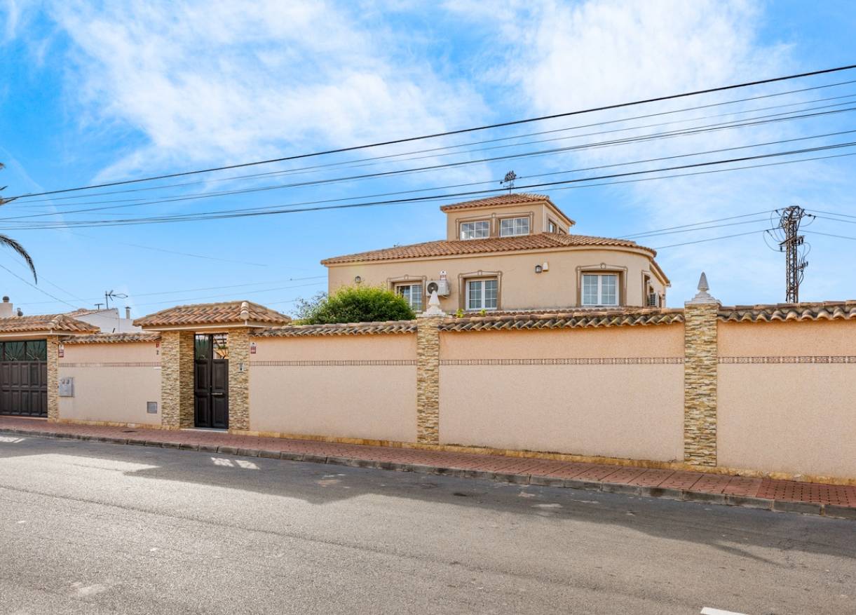 Bestaand - Villa - Torrevieja