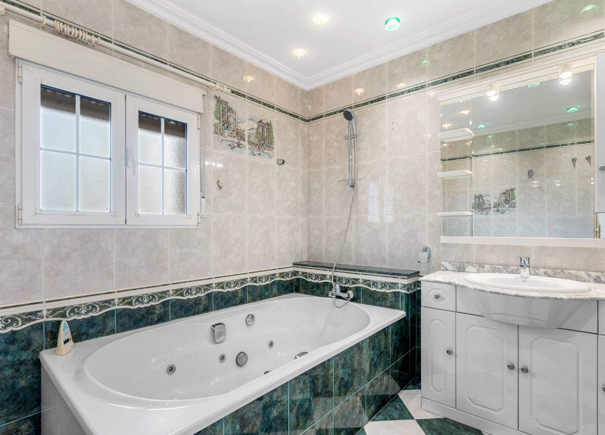 Bestaand - Villa - Torrevieja