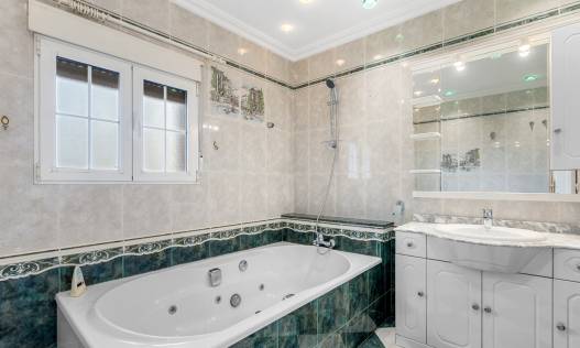 Bestaand - Villa - Torrevieja