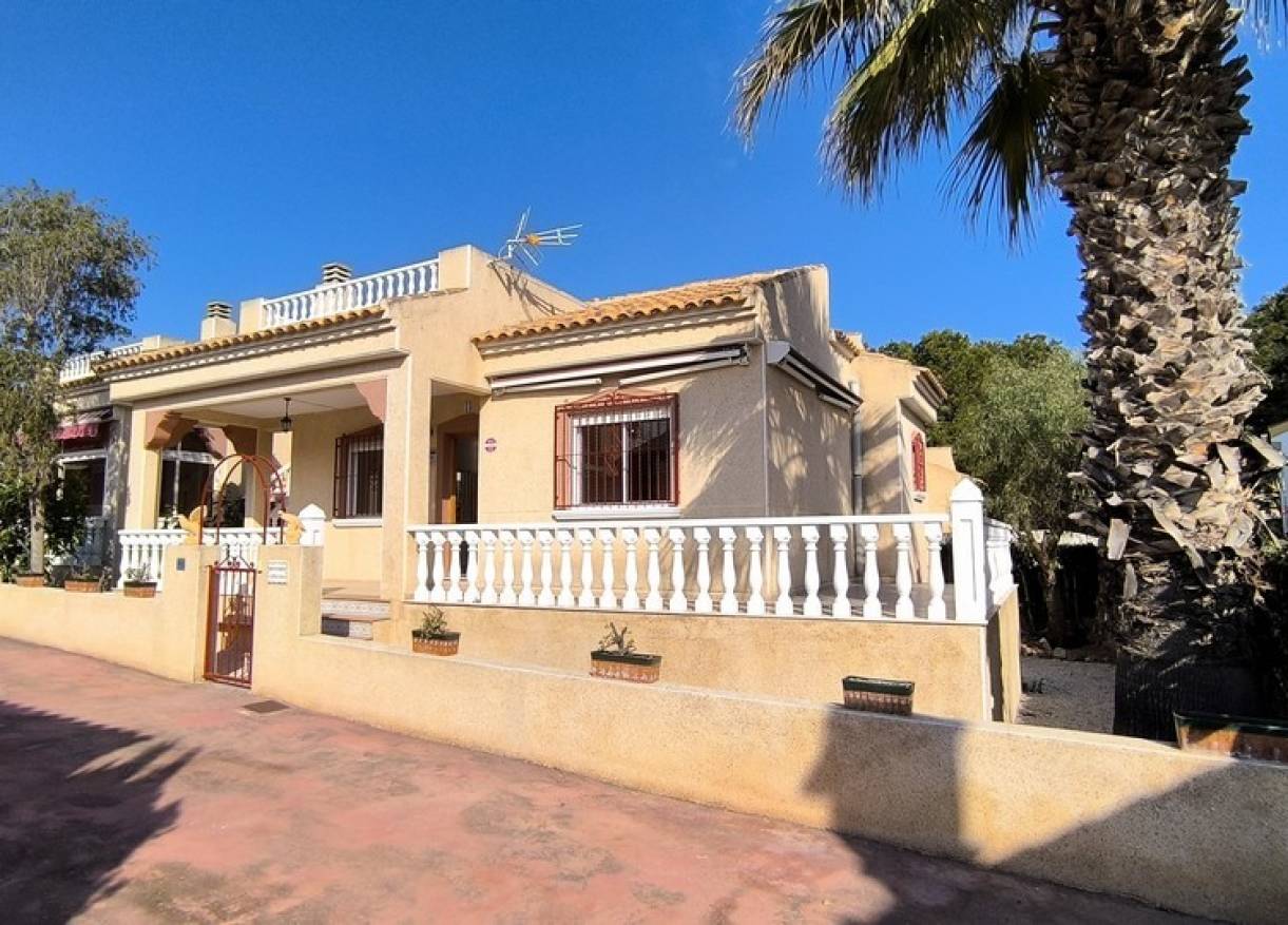 Bestaand - Villa - Algorfa - Montemar - Saint Andrews Heights