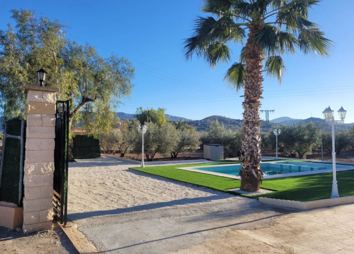 Bestaand - Villa - Hondón de las Nieves - Hondón de las Nieves / el Fondó de les Neus