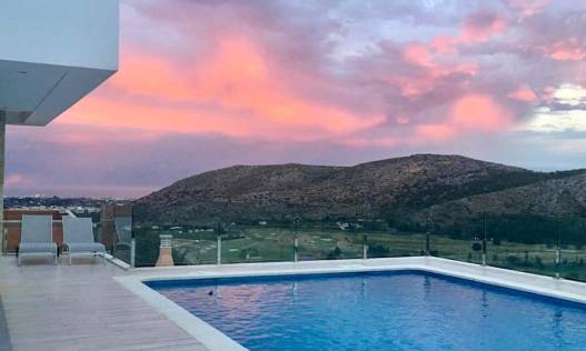 Bestaand - Villa - Denia